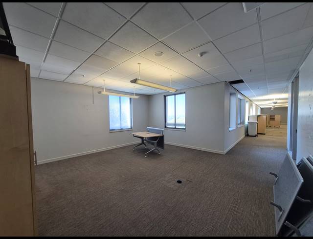 1,295M² OFFICE TO LET IN SANDTON CENTRAL